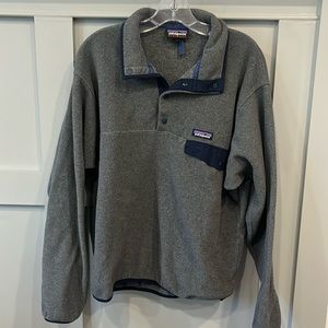 Patagonia fleece pull over men’s M - excellent condition